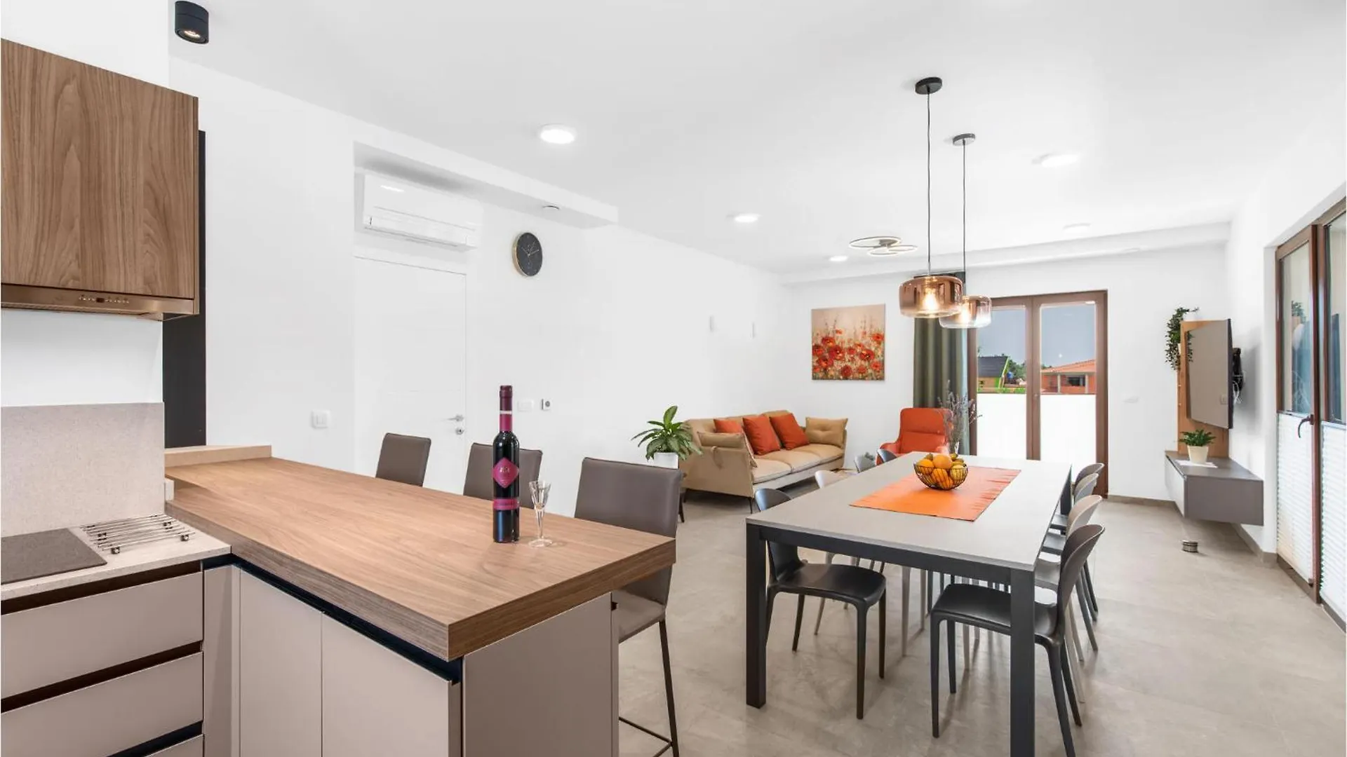 4 Bedroom Amazing Home In Kadumi 0*,