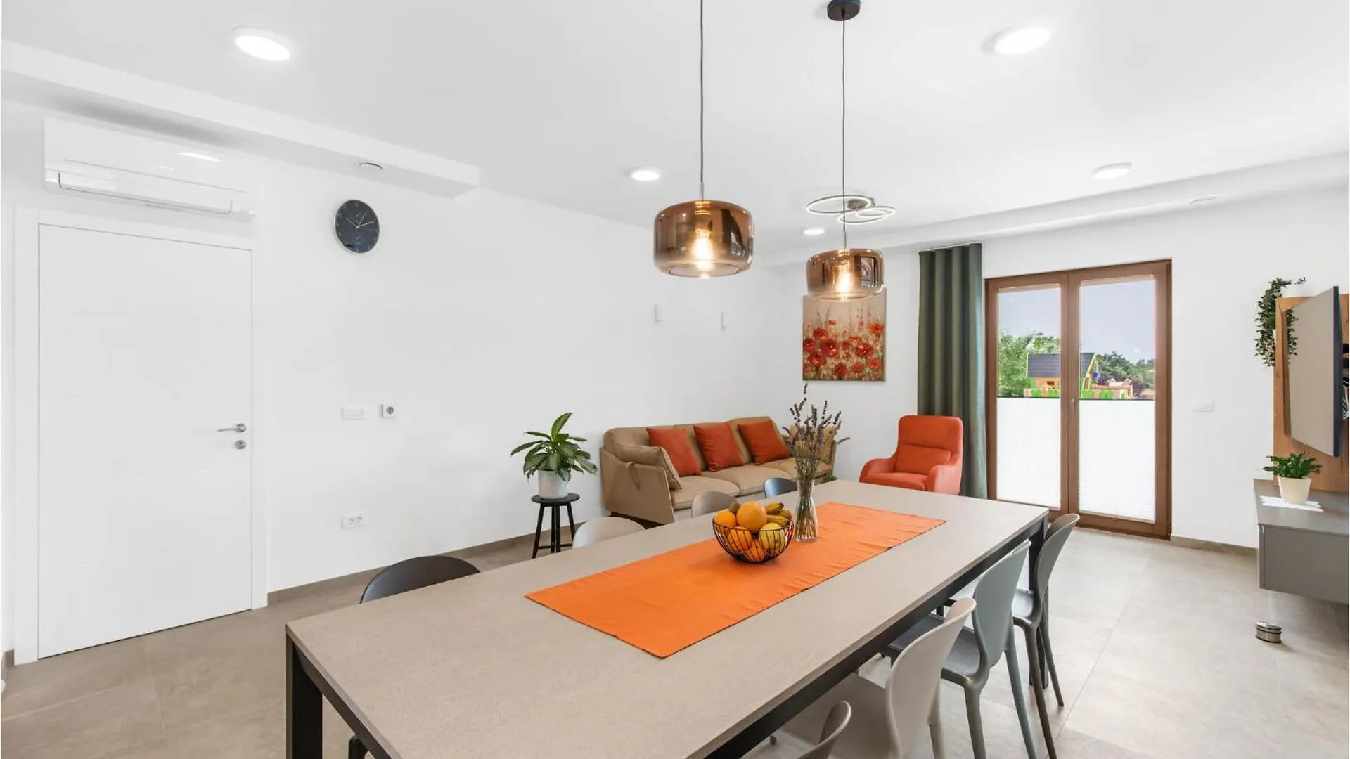 4 Bedroom Amazing Home In Kadumi