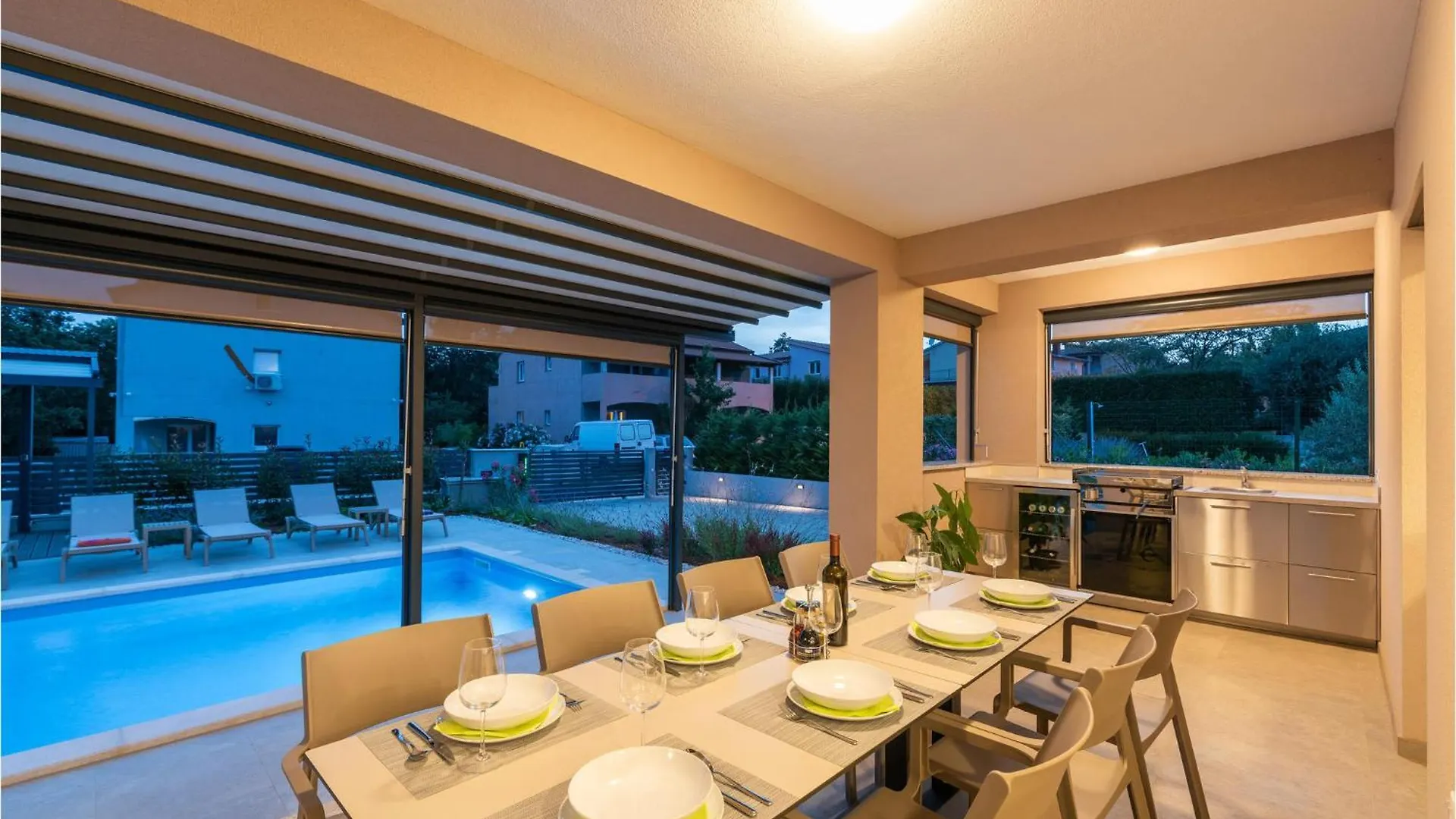 4 Bedroom Amazing Home In Kadumi Vikendica