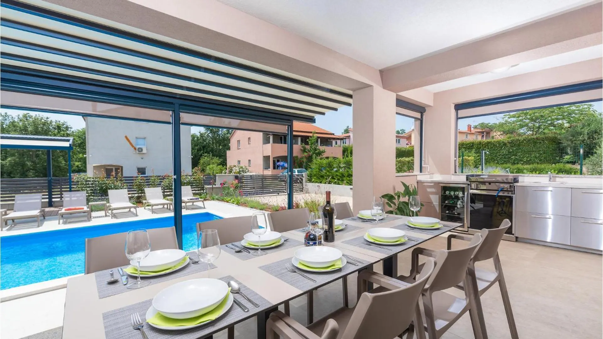 4 Bedroom Amazing Home In Kadumi 0*,  Chorvatsko