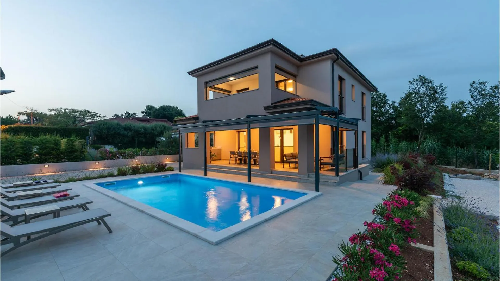 4 Bedroom Amazing Home In Kadumi 0*,